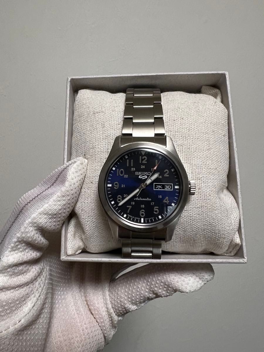 SEIKO SBSA113 Automatic Wristwatch with Day-Date, Steel Case, Blue Gradient Dial