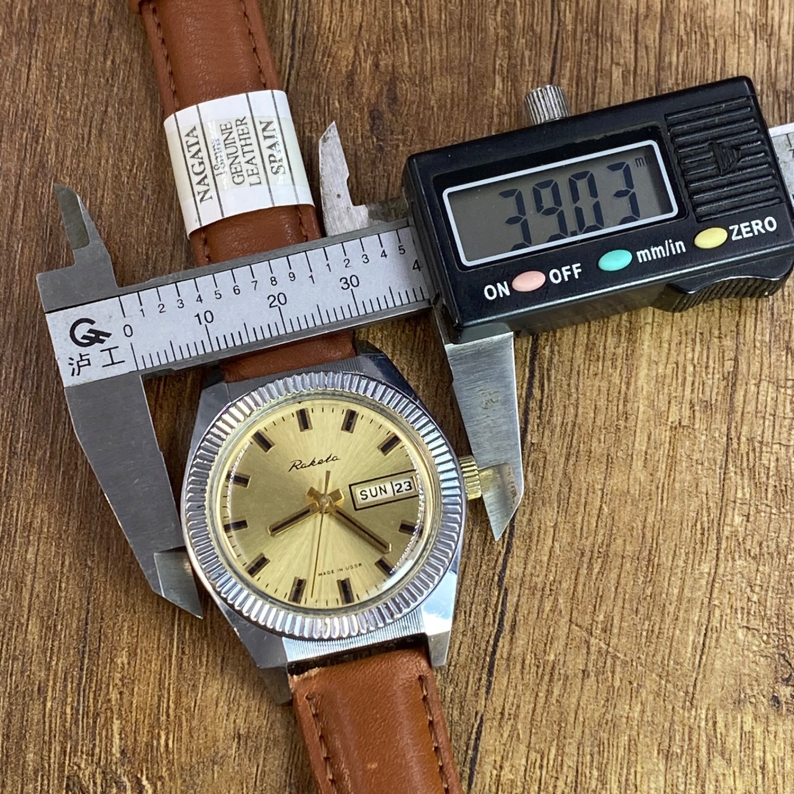 Raketa mechanical cal. 2628H vintage Soviet Era mens wristwatch USSR