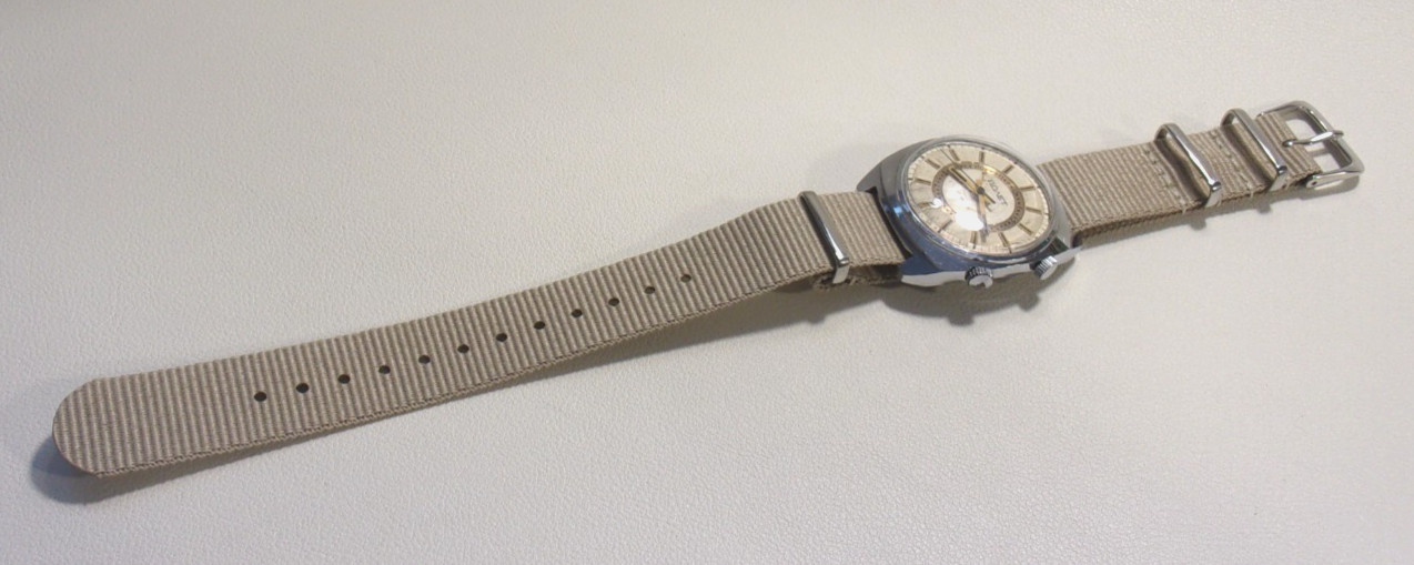 Poljot windup alarm. 18 jewels, 2612.1 movement. 34mm. Pre-owned, new strap.