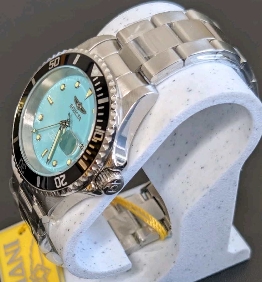 Invicta Pro Diver Men’s Watch (Model 50852) – Light Blue Dial – 40mm