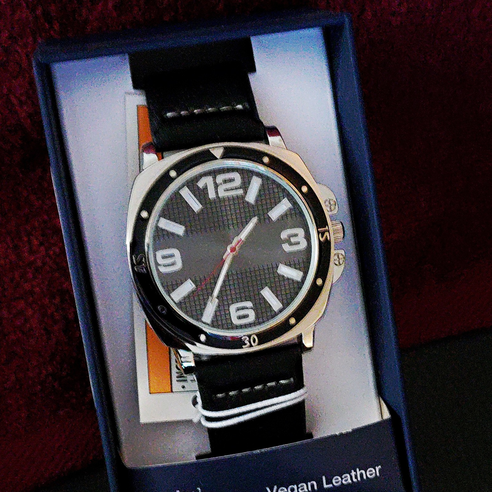 Men’s Analog Wristwatch Gray Textured Dial Black Faux Leather Strap Silver Case