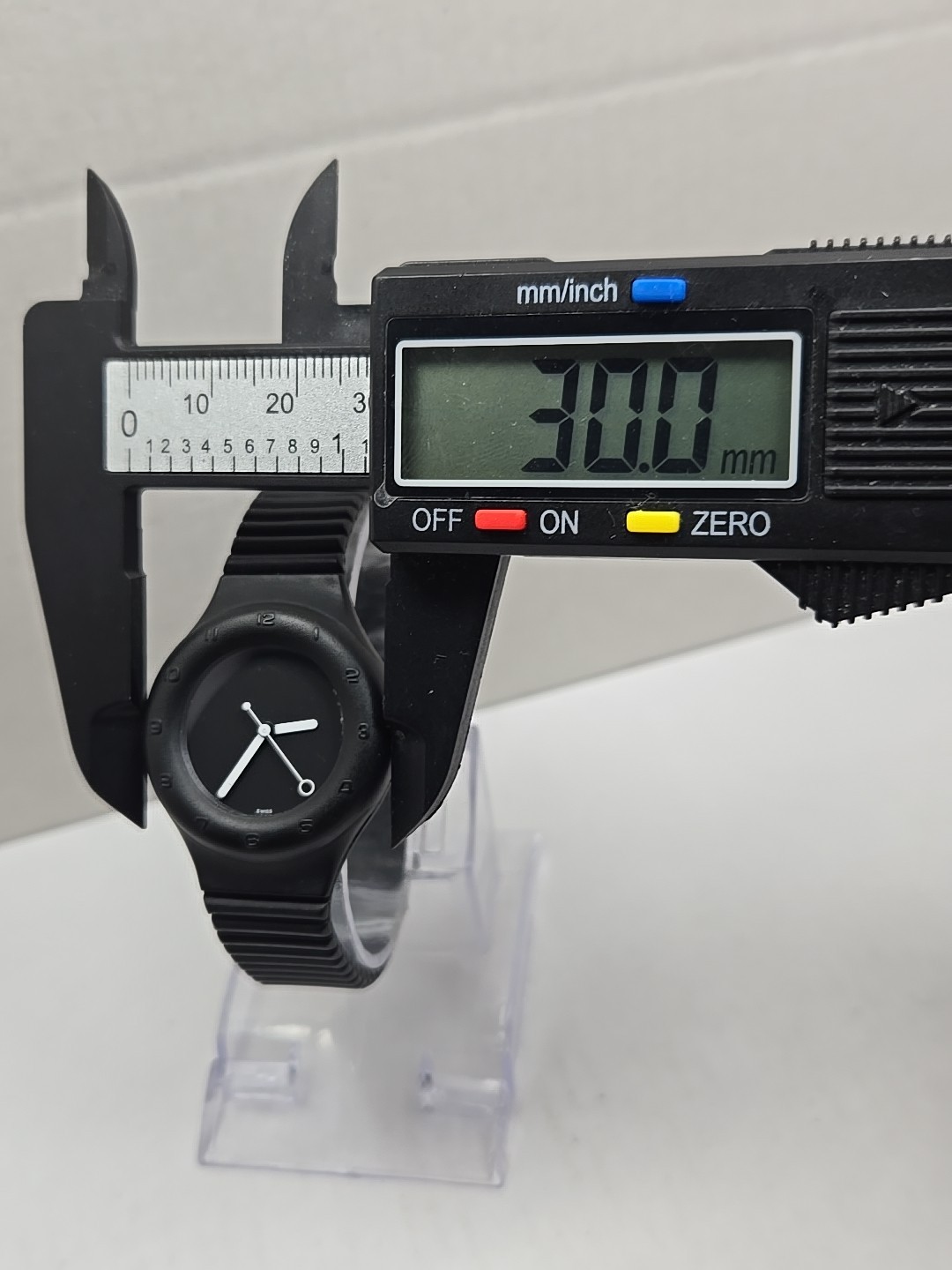 Hobby Swiss Black 1990s Pop Art Watch Italian Design New Battery Minimalist