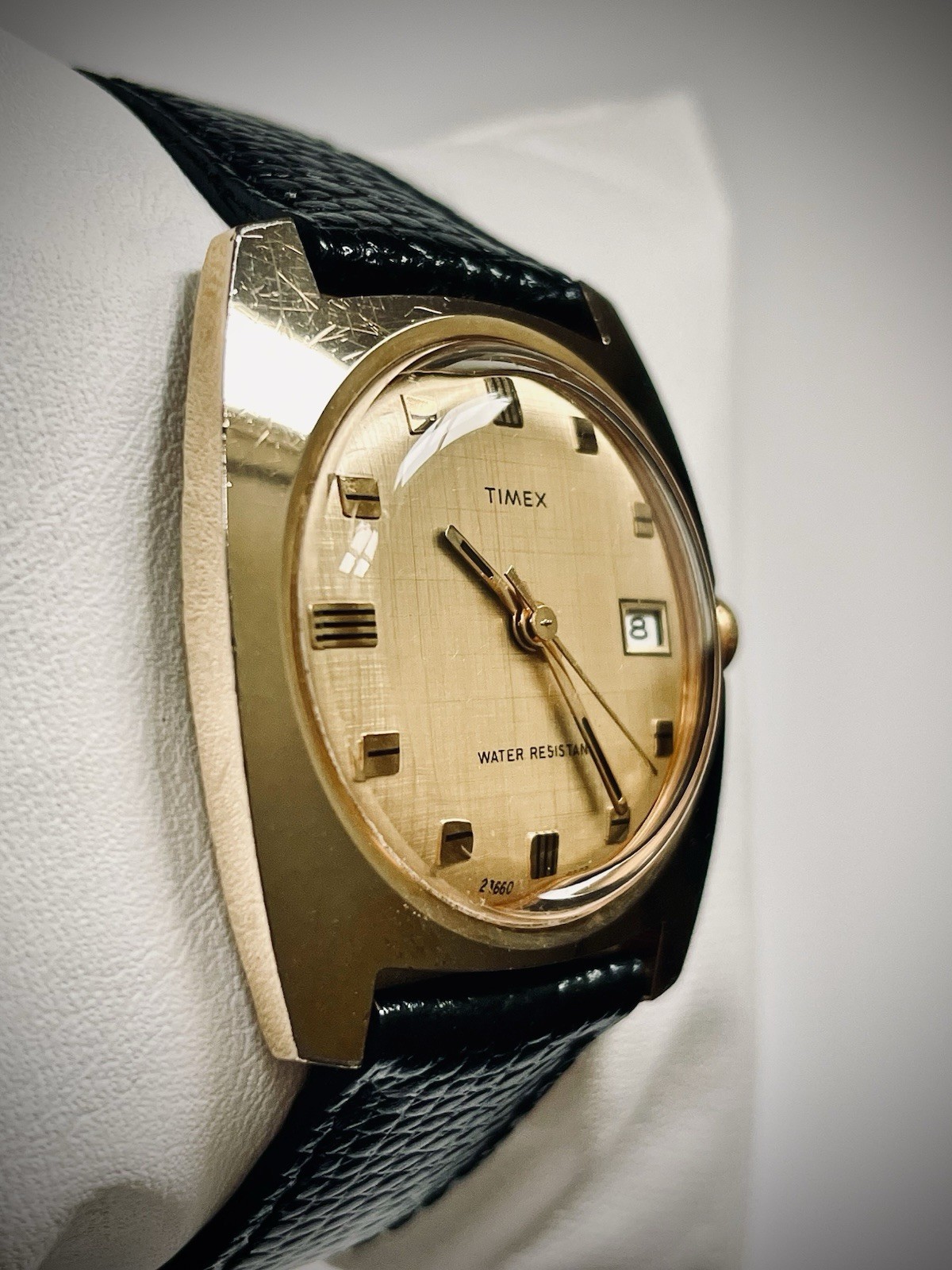 Vintage Timex Calendar Men’s Watch -23660 2573 – Linen Dial Gold Tone – Running!