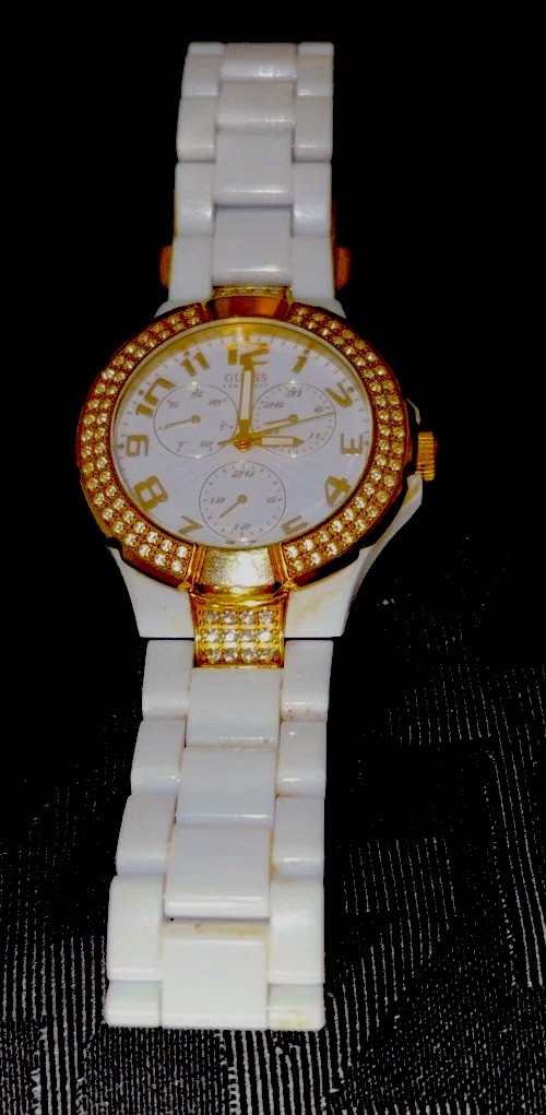 GUESS Watch U11623L1 White Polycarbonate GoldT & Crystals Battery Options-Read
