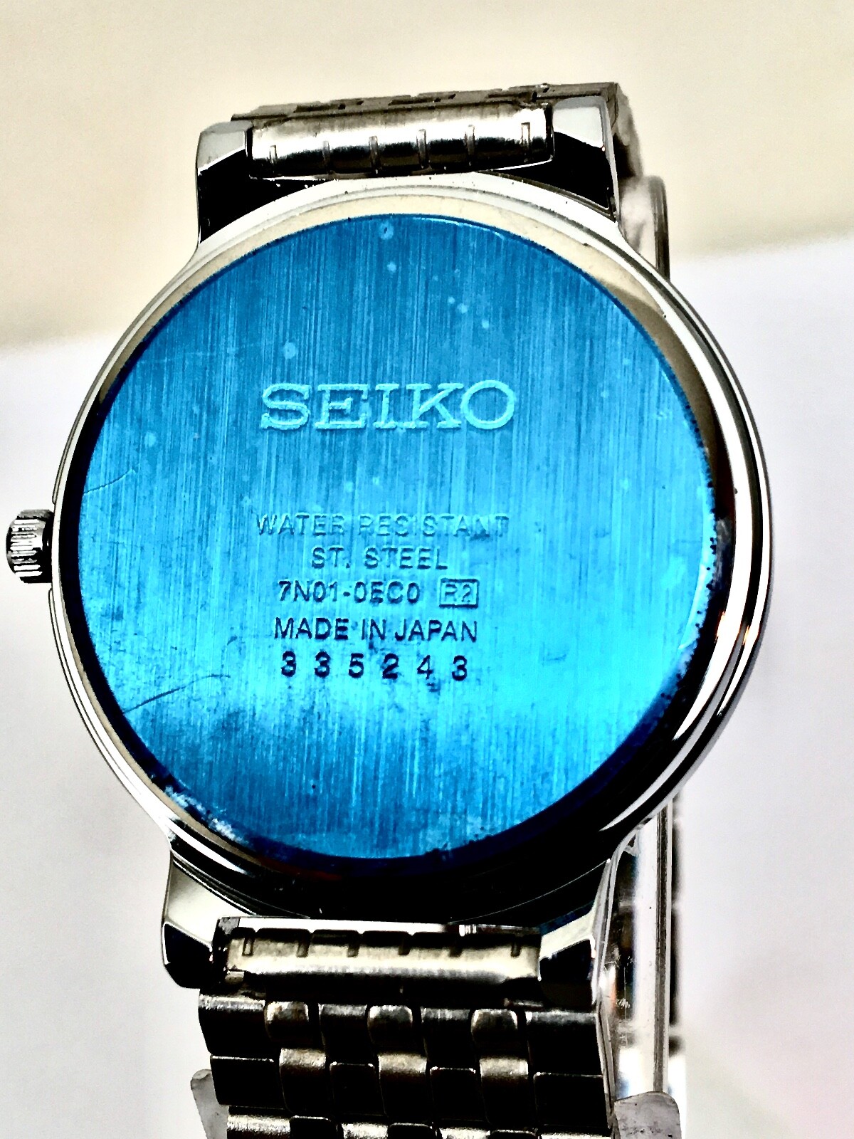 VINTAGE SEIKO QUARTZ SFWV31P1 MID SIZE STAINLESS STEEL SLVER DIAL .