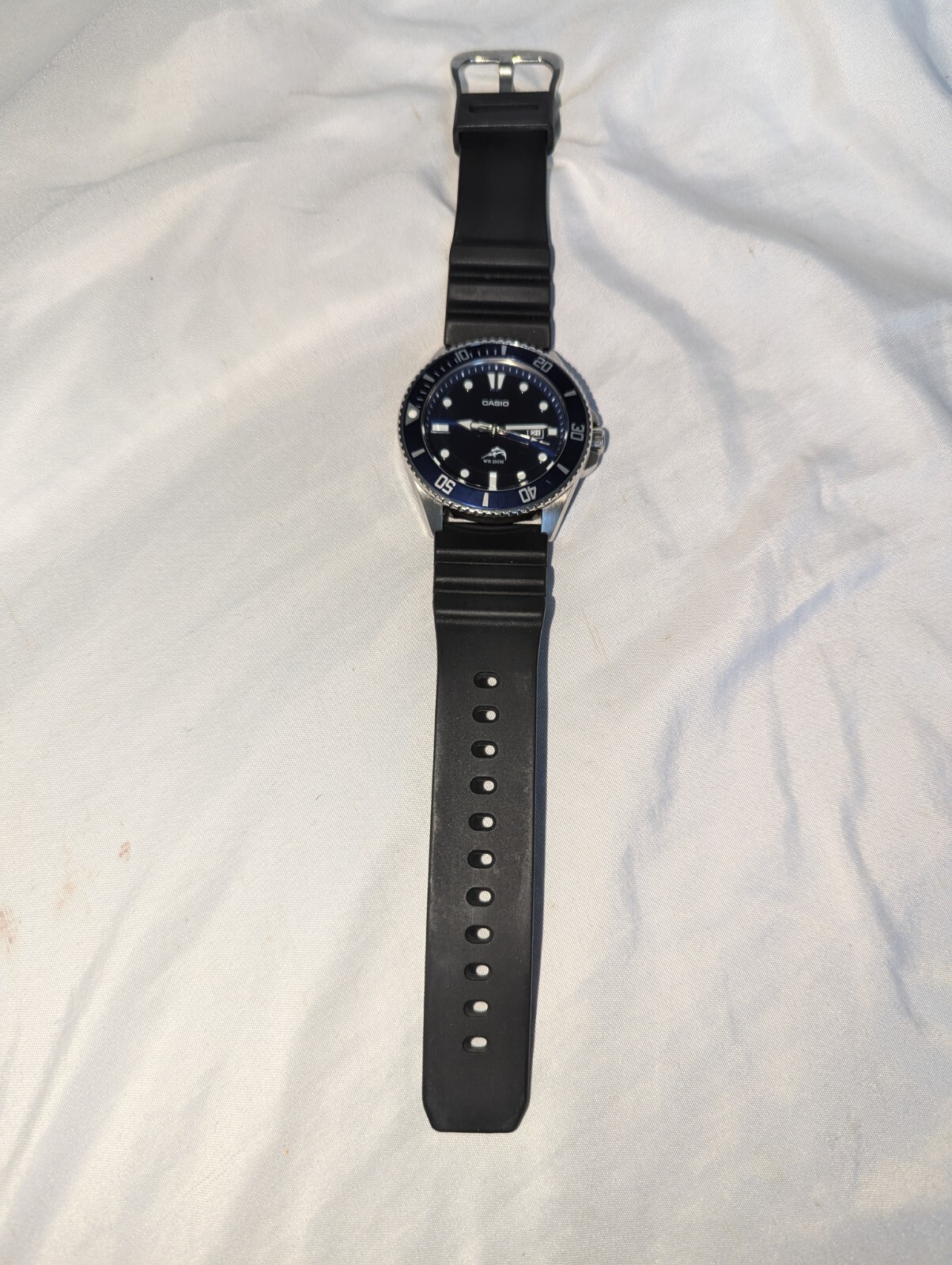 Casio Men’s Quartz Rotary Bezel Screw-Down Crown 46mm Diver Watch MDV106B-1A1V