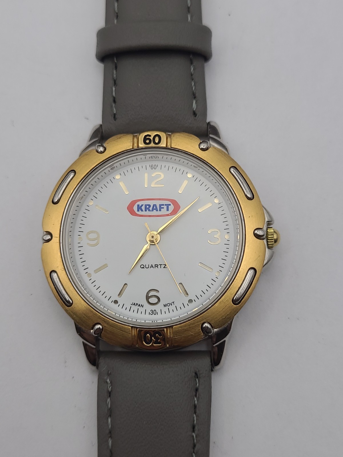 Kraft Foods Men’s Quartz Watch Grey Band new Battery Working