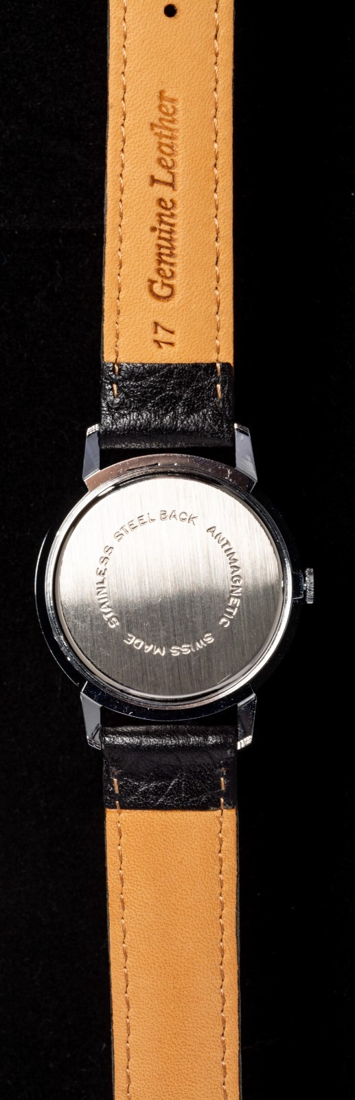 Allaine Vertical Linen Dial Men’s Hand-Wind Vintage Swiss Watch — Working