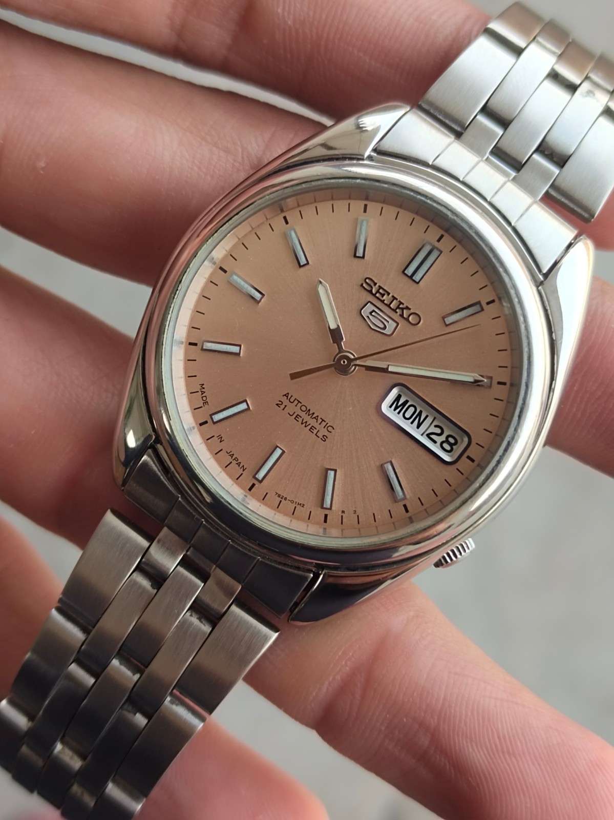 RARE Seiko 5 Salmon Sunburst Dial Exhibition Back Automatic Vintage Watch 7S26