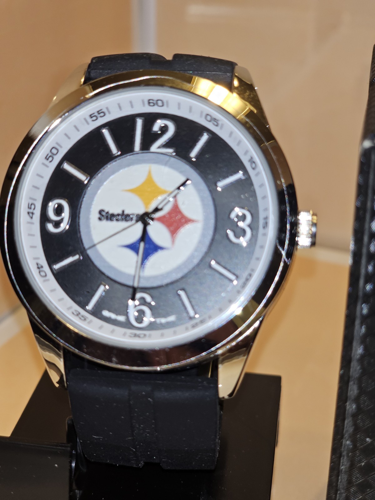 Steelers Analog Quartz Wristwatch Logo Dial Black Rubber Strap Silver Case Box