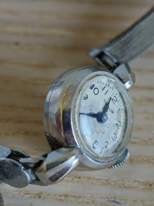 Vintage Tissot Mechanical Wind Watch Ticks Gold Filled Bezel – Parts and Repair