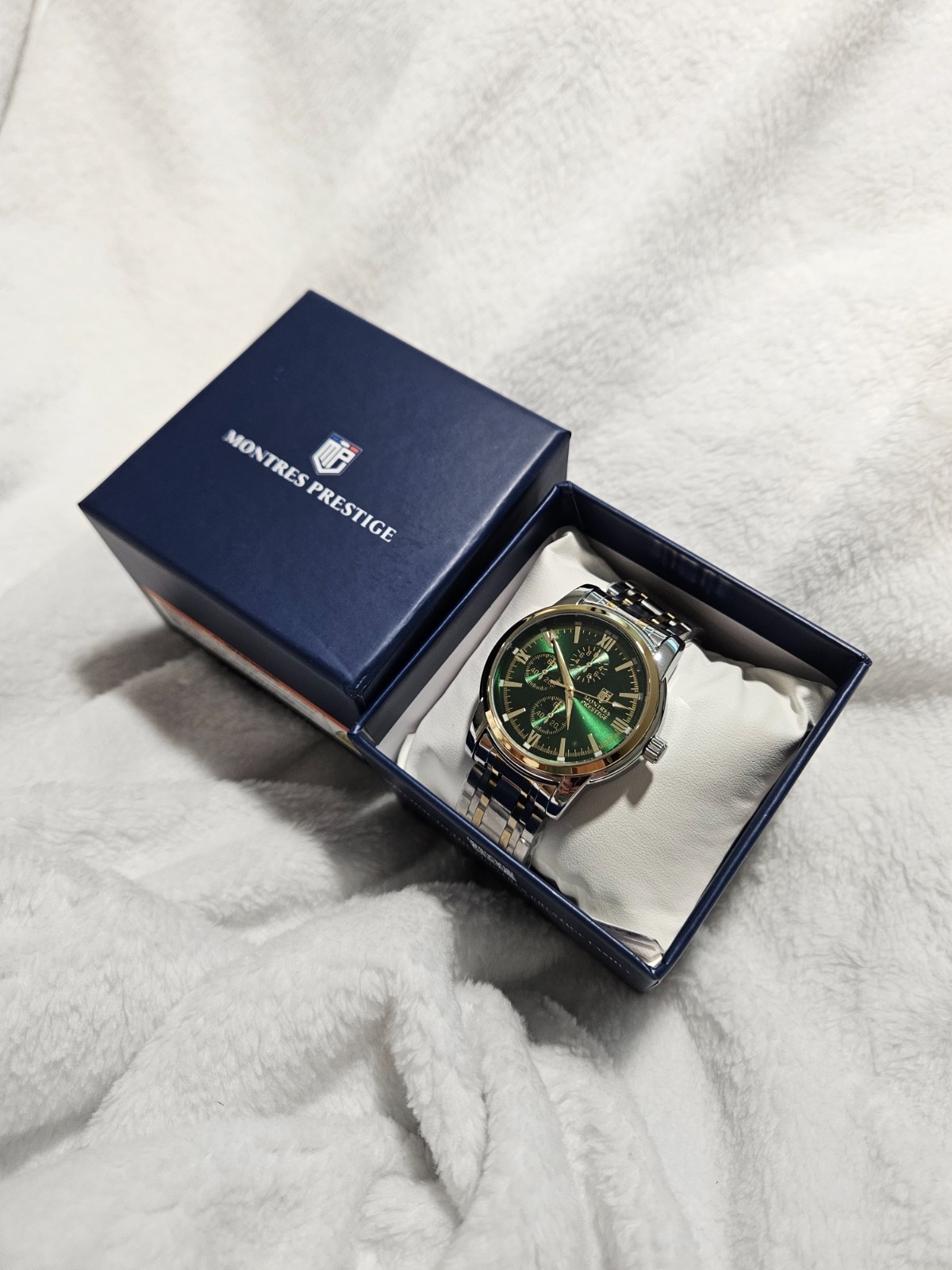 Invicta Montres Prestige Silver & Gold Two Tone Watch Green Dial 41mm (MPW 0068)