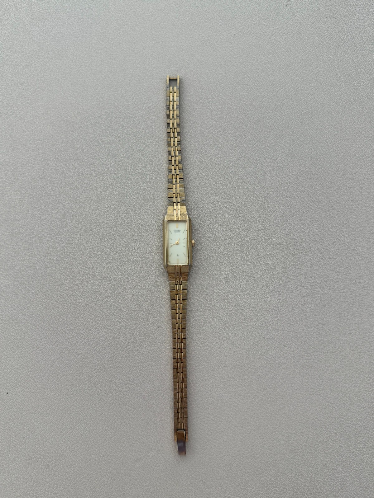 Vintage Citizen Quartz Ladies Gold Tone Watch 5421-S18523 Rectangular Dial 13mm