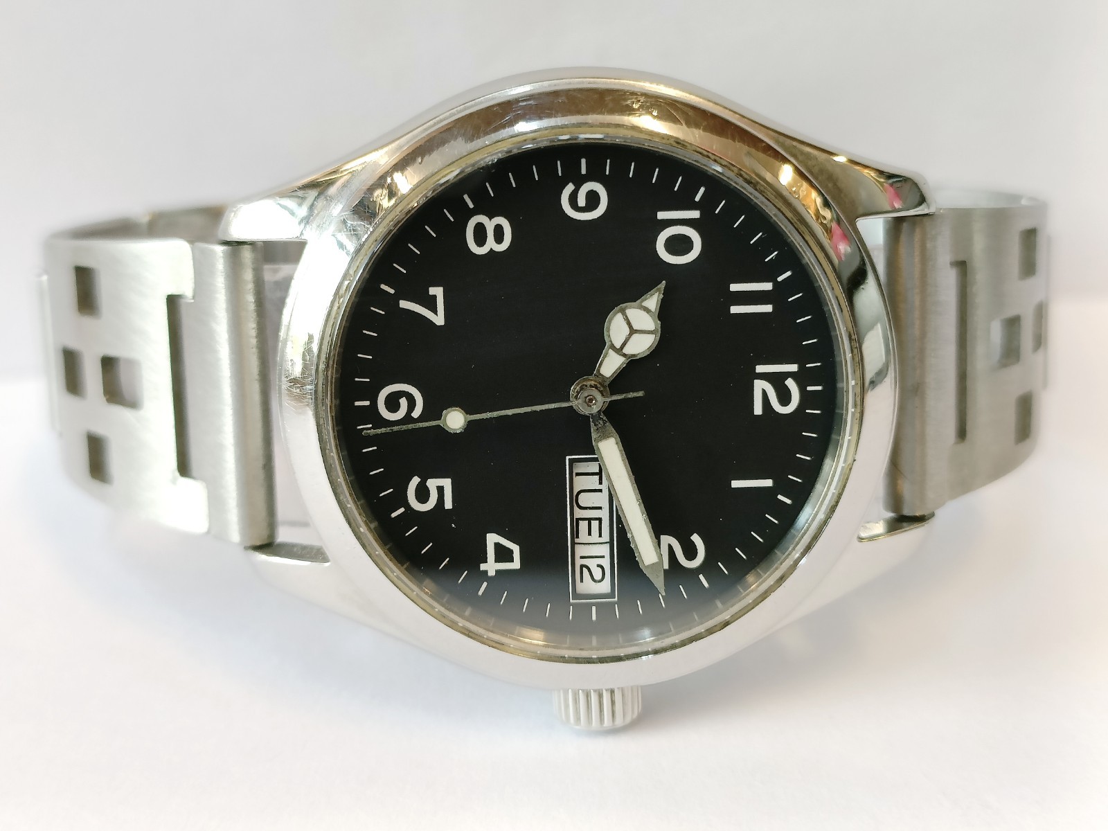ETTA SWISS AUTOMATIC 25 JEWELS BLACK DIAL MEN’S WORKING CONDITION WRISTWATCH