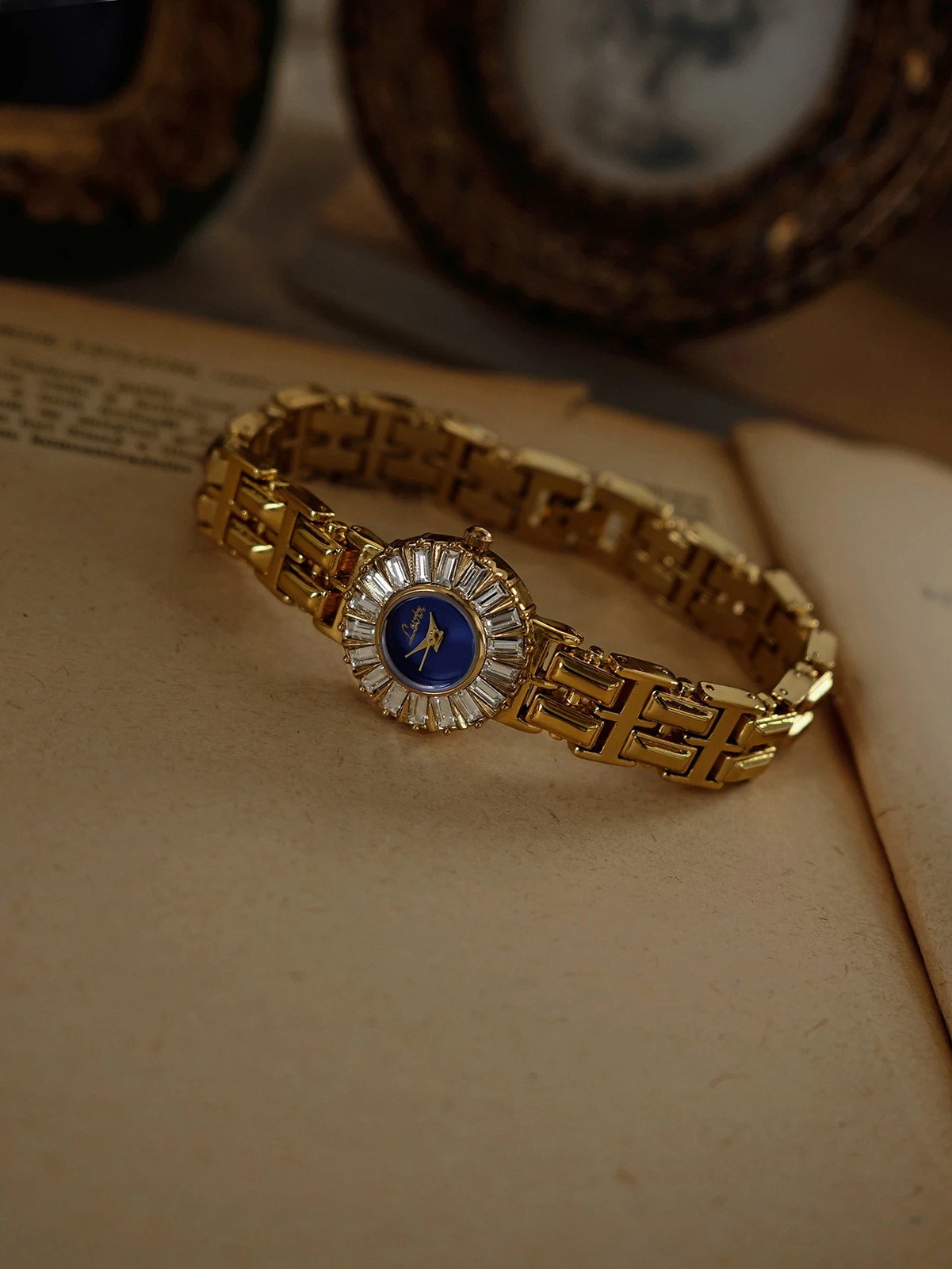 Elegant Gold & Blue Faux Rhinestone Zirconia Vintage Women’s Watch 23mm (0.9in)