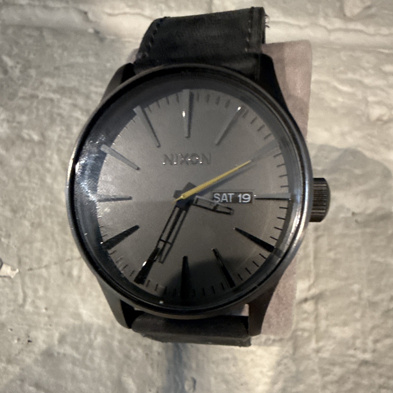 Nixon Men The Sentry Never be Late Gray Dial Day/Date 42mm Quartz Watch 8 1/2″