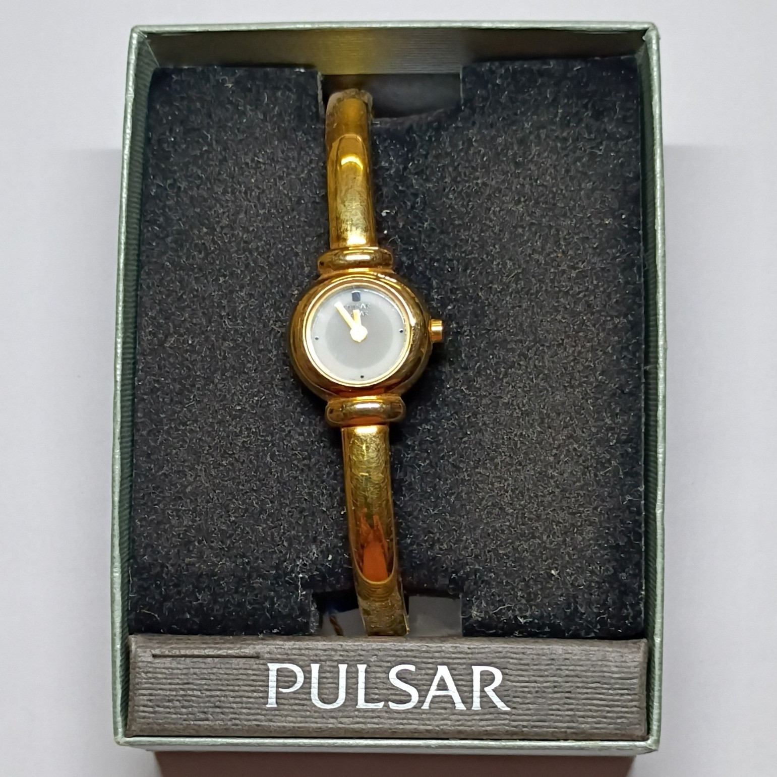 Pulsar Women’s Gold Tone Metal Bangle Quartz Analog Watch Gray Dial w/ Box Solar