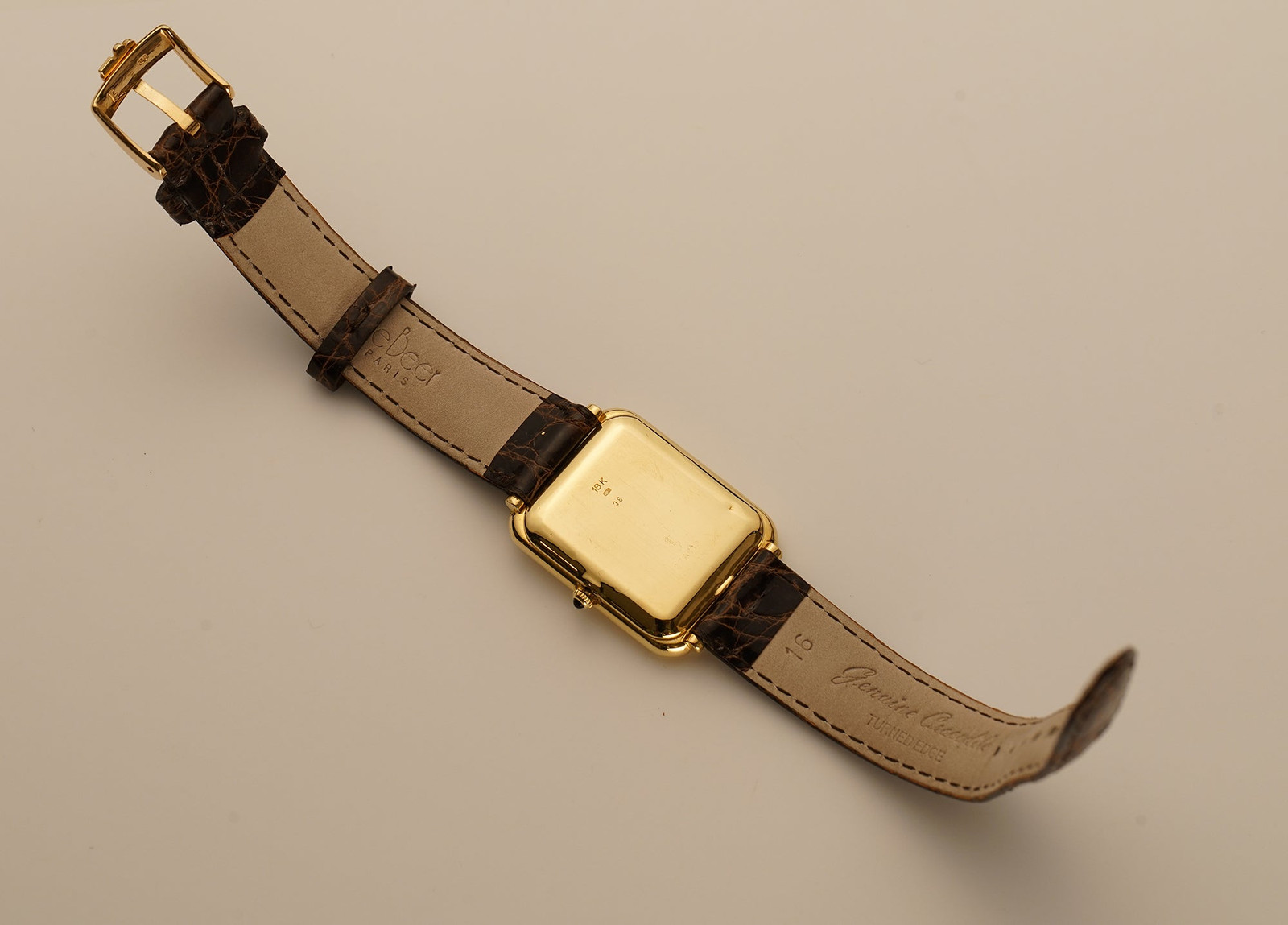 Corum 26mm Vintage Dress 18k Yellow Gold Hobnail Dial