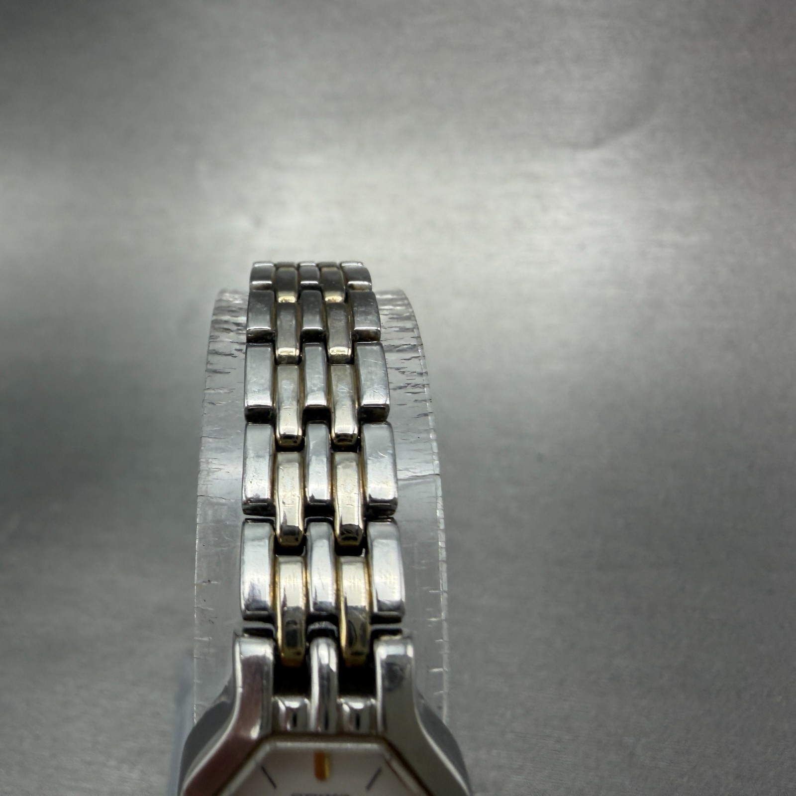 Seiko Watch Women 16mm White Dial Two Tone Octagon 1N00-0GV0 New Battery Vintage