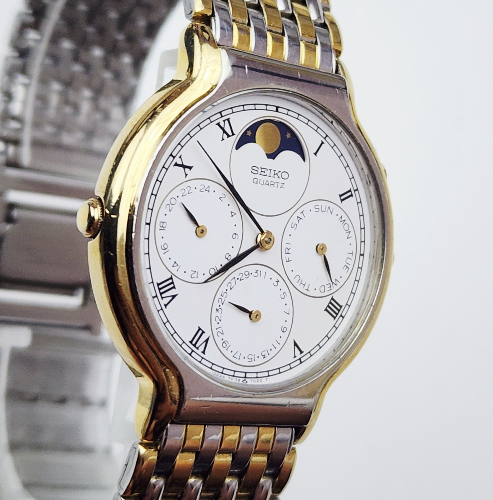 Men’s JAPAN Vintage 1988 MULTIFUNCTION MOONPHASE Watch SEIKO 7F38-7020. Midsize