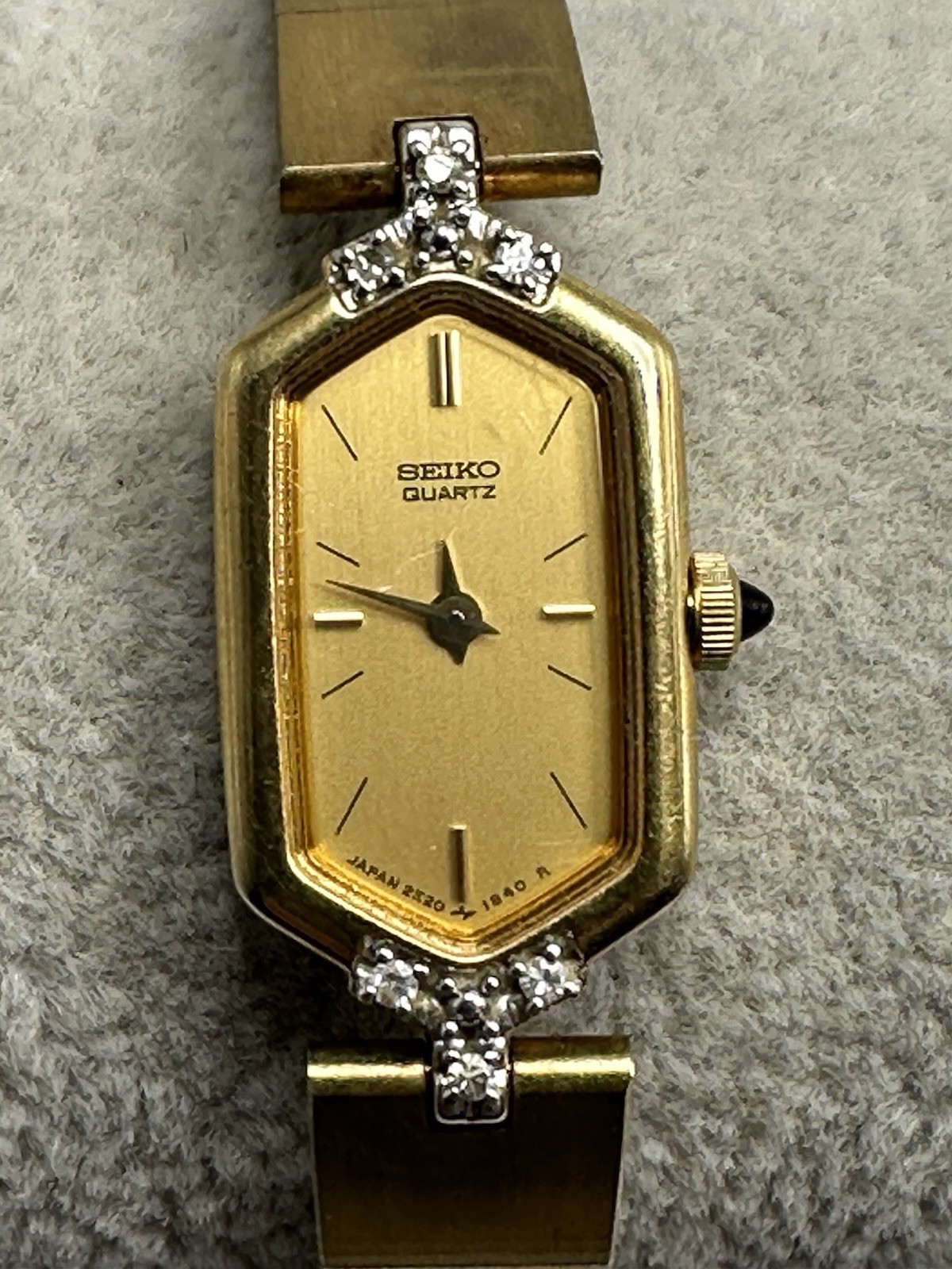 Seiko 2E20-6459 Ladies Watch New Battery 13MM 6″ Gold Tone Vintage H95