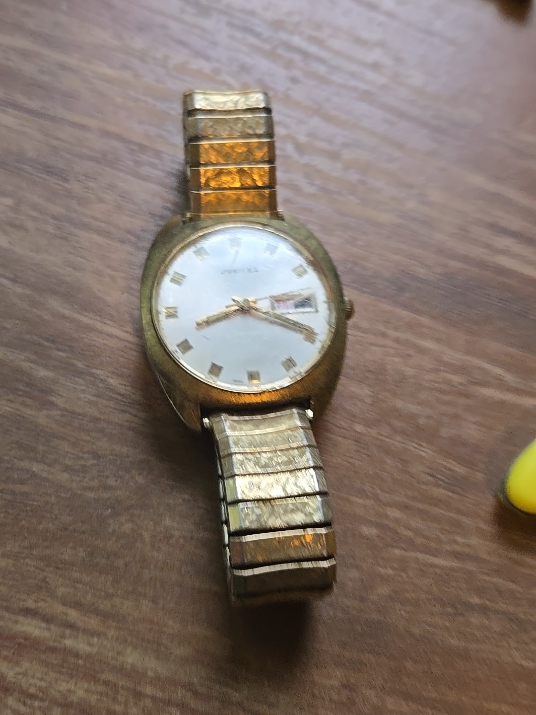 Jubilee British Crown Colony Men’s 1203 7j Day Date Watch For Parts Or Repair