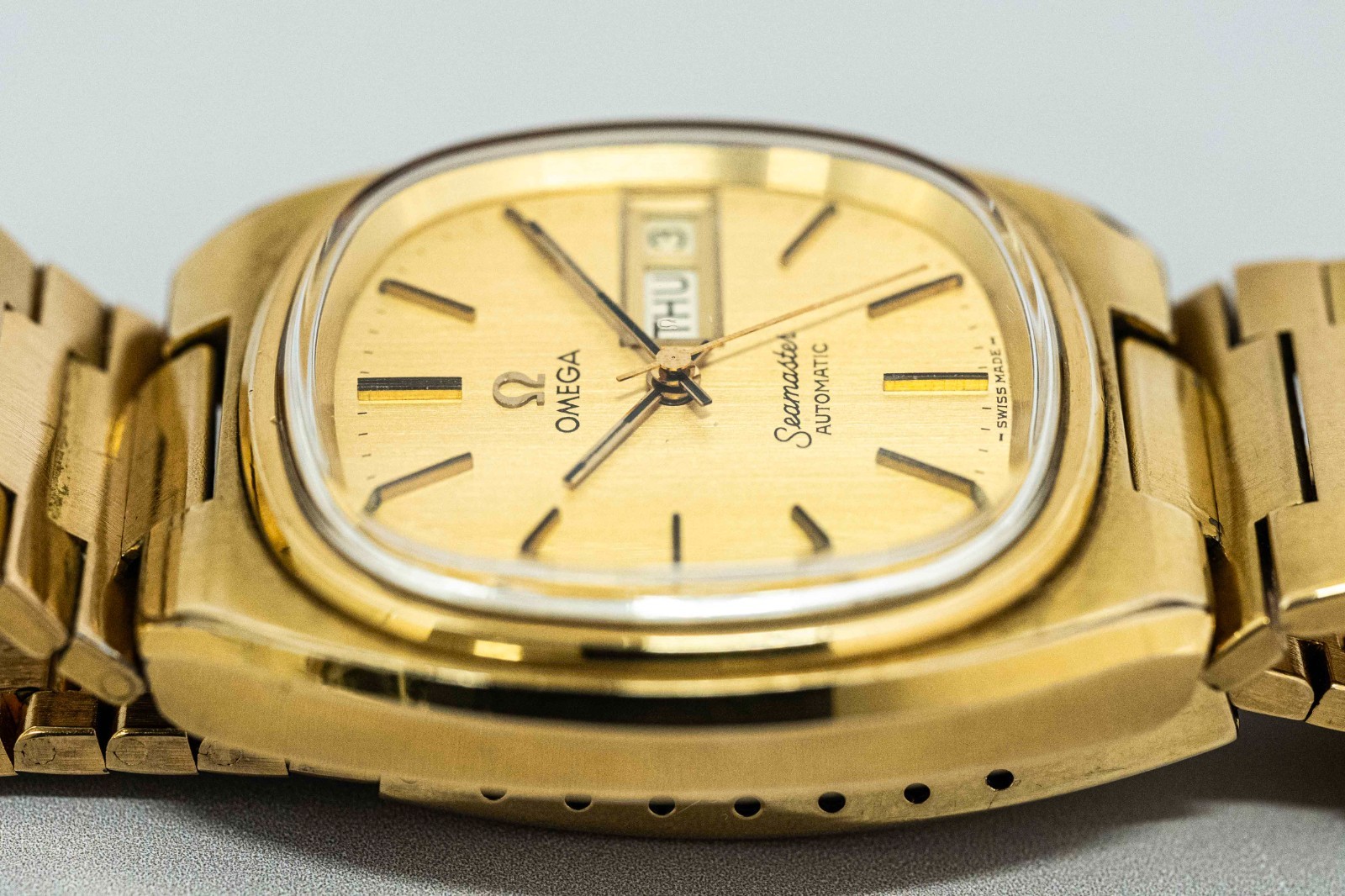 READ *Vintage 1978* OMEGA Seamaster Cal.1022 Automatic Gold Day/Date 35mm Men TV