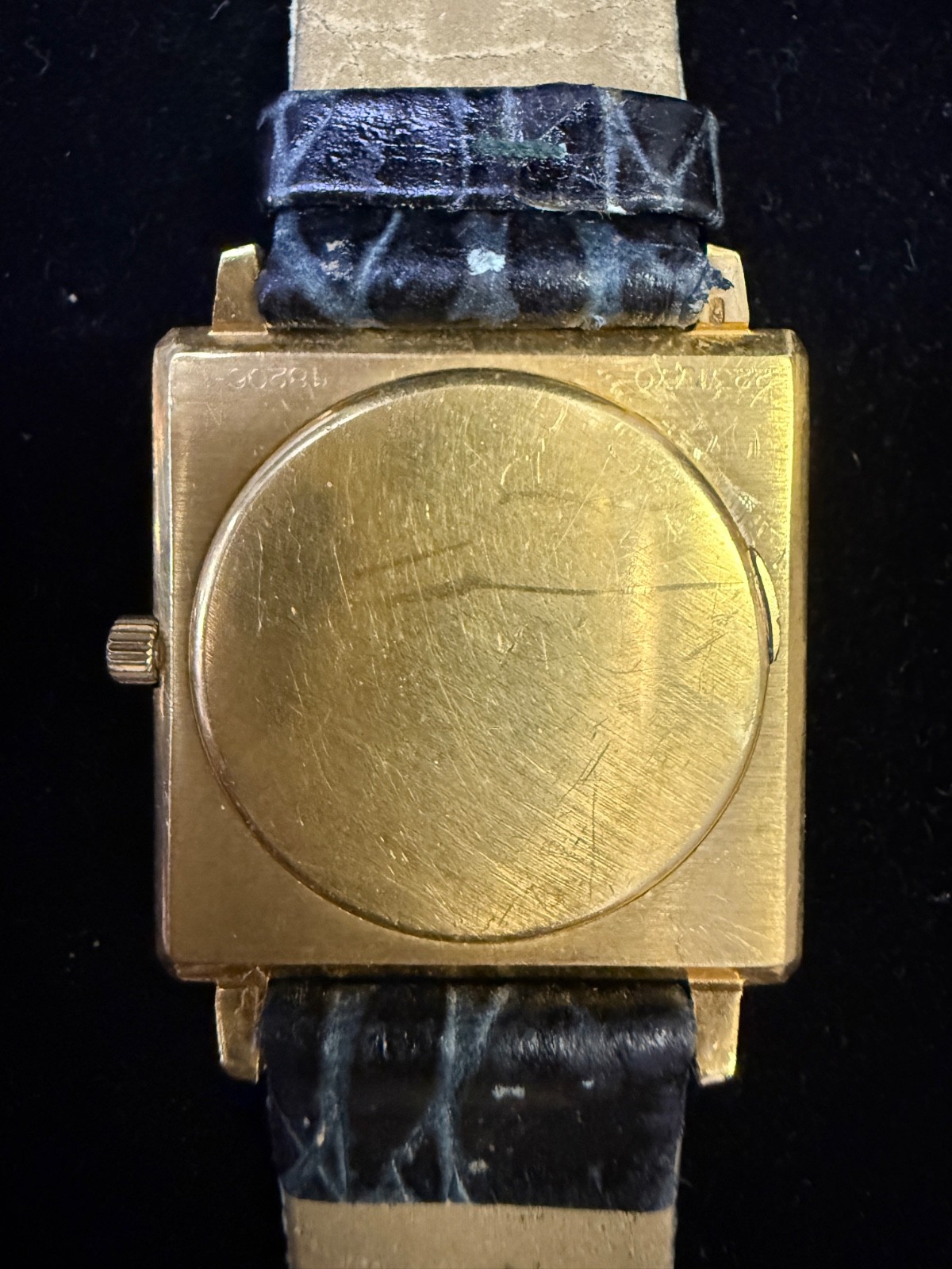 UNIVERSAL GENÈVE 18K GOLD VINTAGE WATCH – MID-CENTURY SWISS ELEGANCE