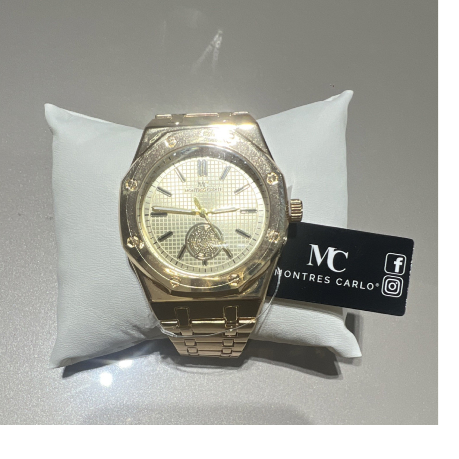Montres Carlo Analog Dress Octagon Gold Stainless Steel Watch Baton Indexes