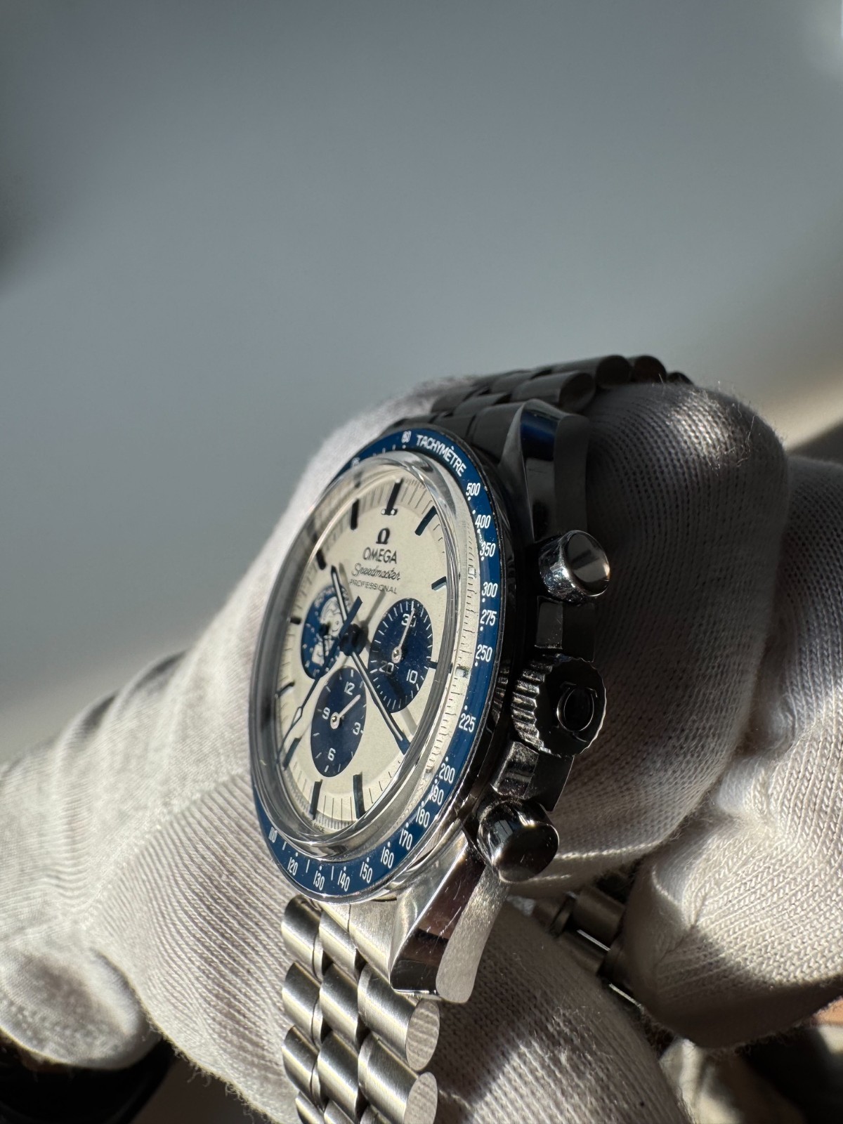 OMEGA Speedmaster “Silver Snoopy Award” 50th Steel Bracelet 310.32.42.50.02.001