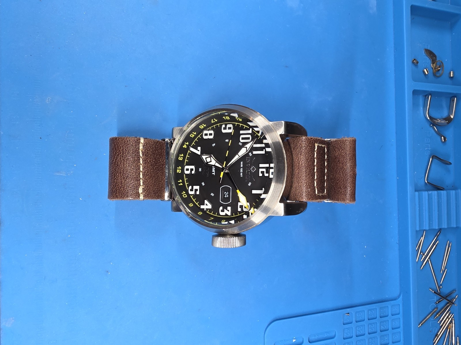 Invicta Aviator GMT Quartz Watch 52mm SS Leather Strap 18886 Pre-owned