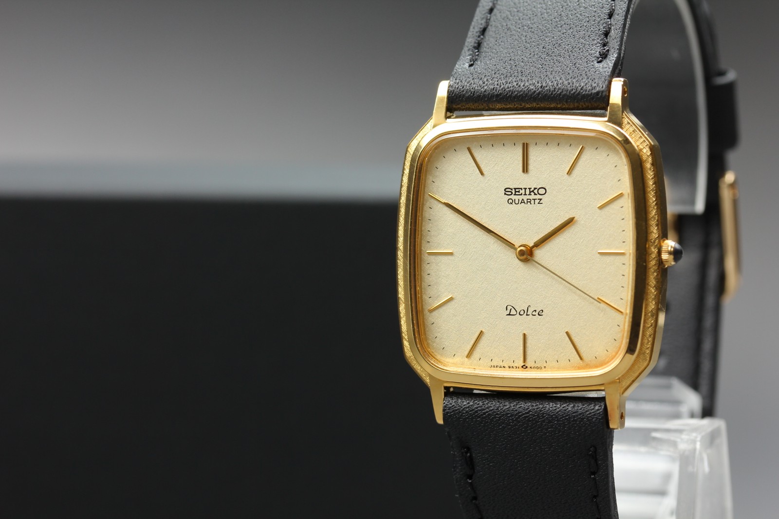 Vintage 1988 Seiko Dolce 9531-5000 SAKV974 Gold Tank SGP Mens Watch From JAPAN