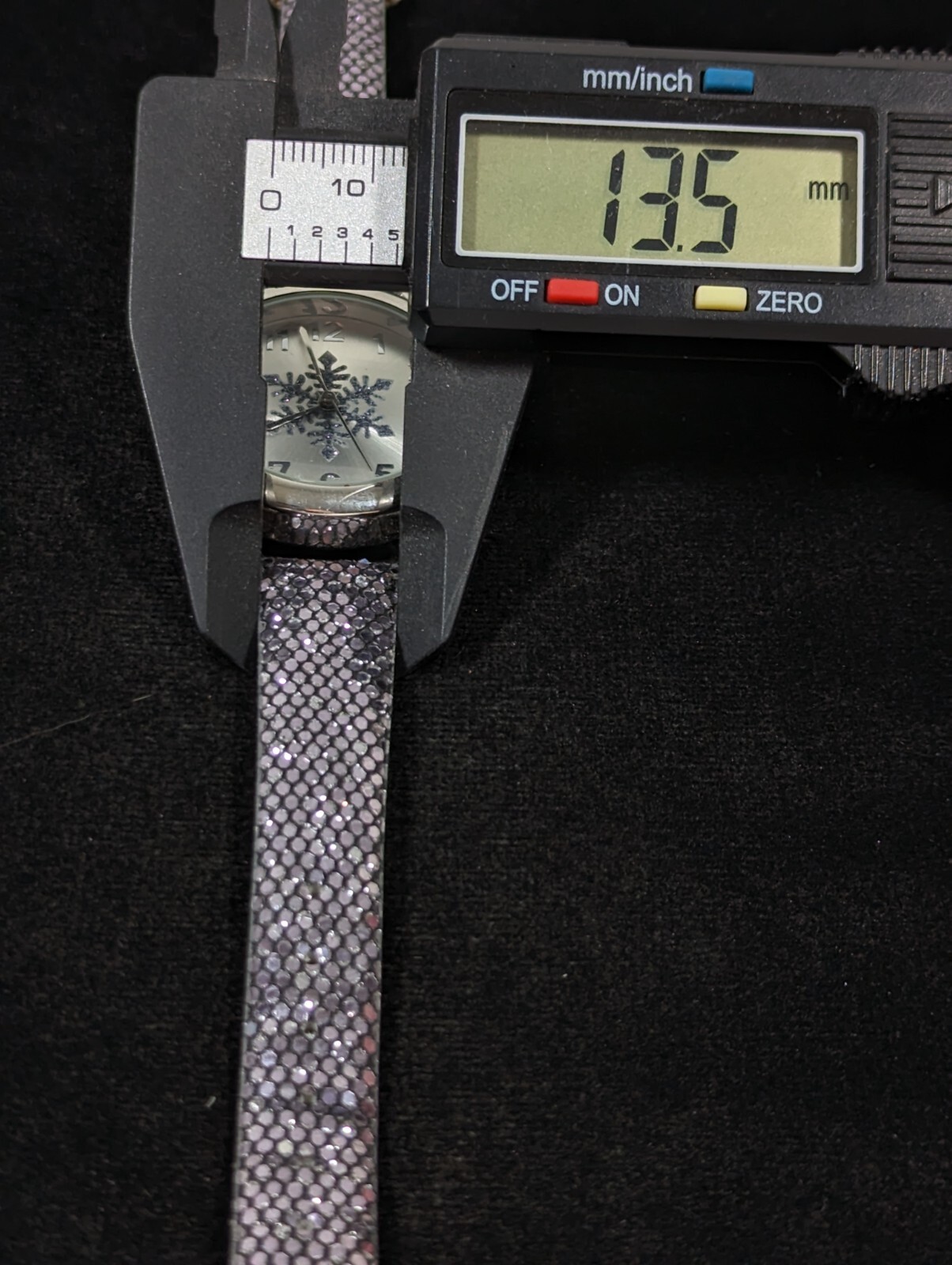 Silver Tone Snowflake Dial Round Case Shimmery Faux Leather Band Watch 7.25 In