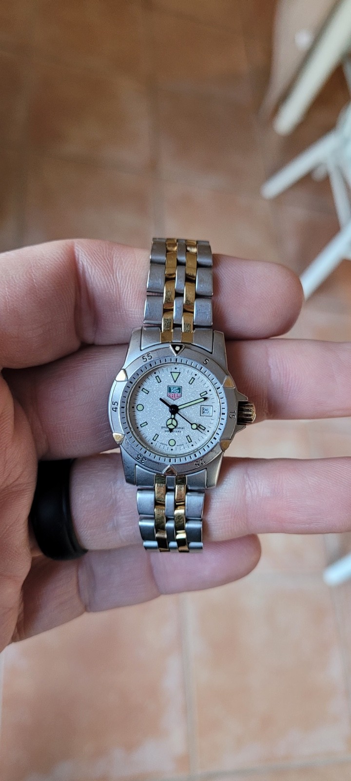 TAG Heuer 955.708 WD1421.BB0615 Womens 1500 Professional Quartz Watch Gold Sand