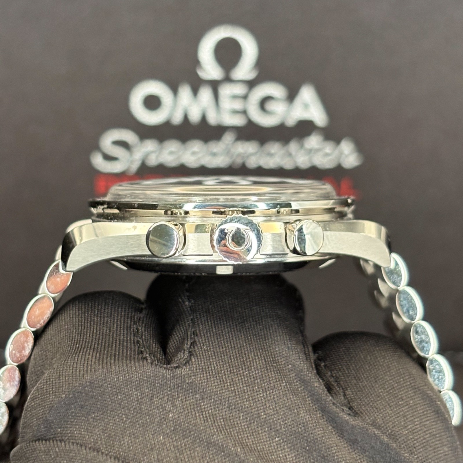 2026 OMEGA Speedmaster Pro Moonwatch”REVERSE PANDA” 310.30.42.50.01.004 FULL SET
