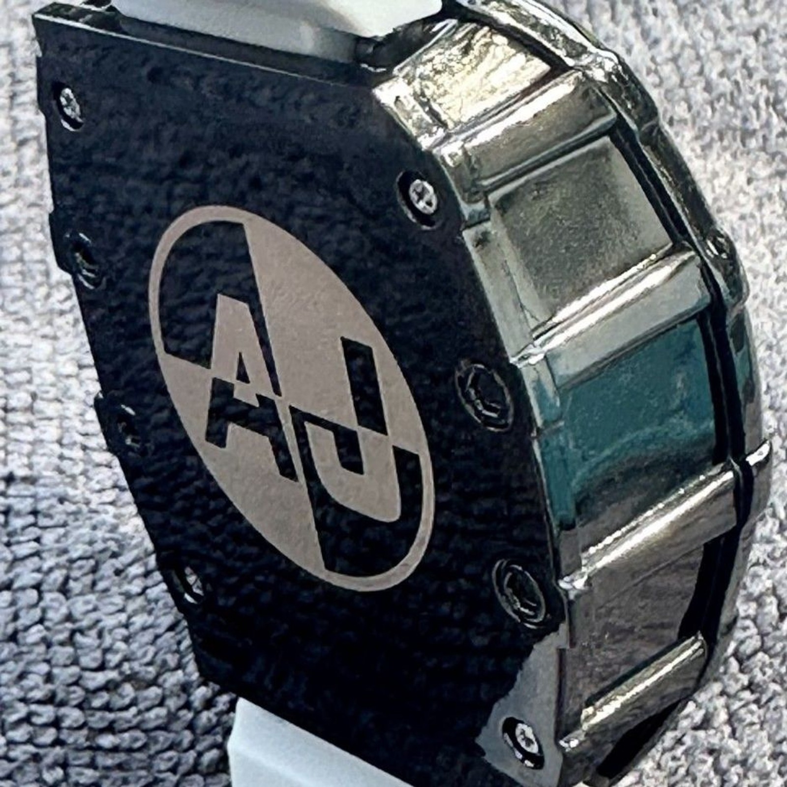 Eye-Catching Dragon Design Men’s Watch – Gray Band & Black Case – NEW IN BOX