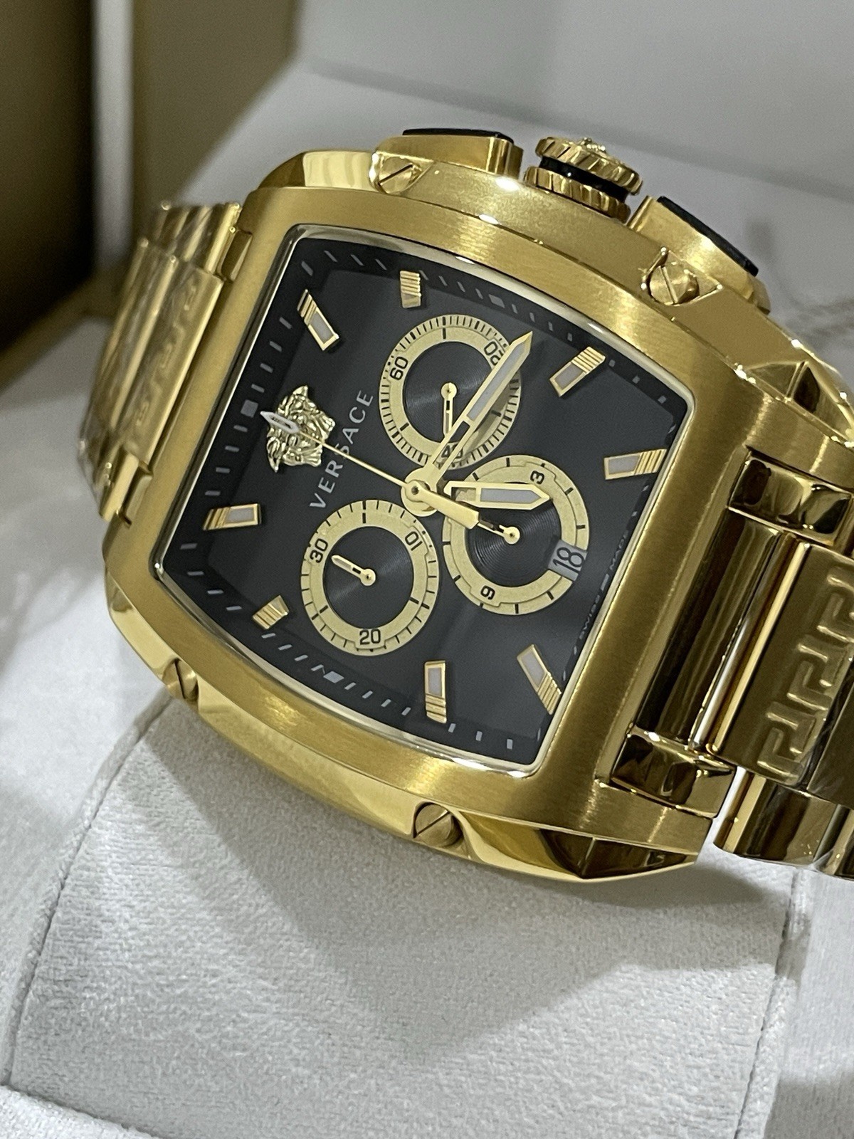 Versace Dominus VE6H00523 Chronograph Dial Black, Gold Tone Men Watch NEW