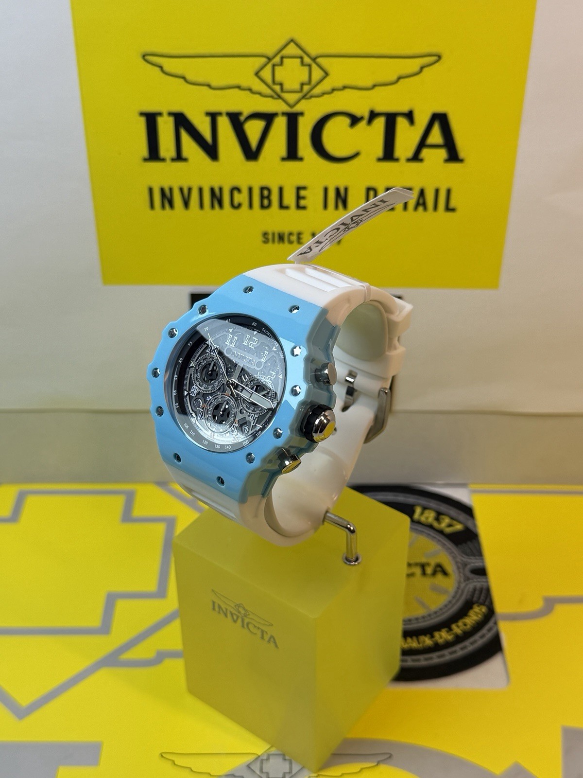 Invicta Racing Vaulthan Men’s 44mm Chronograph , White Blue Watch! NEW & SHARP!!