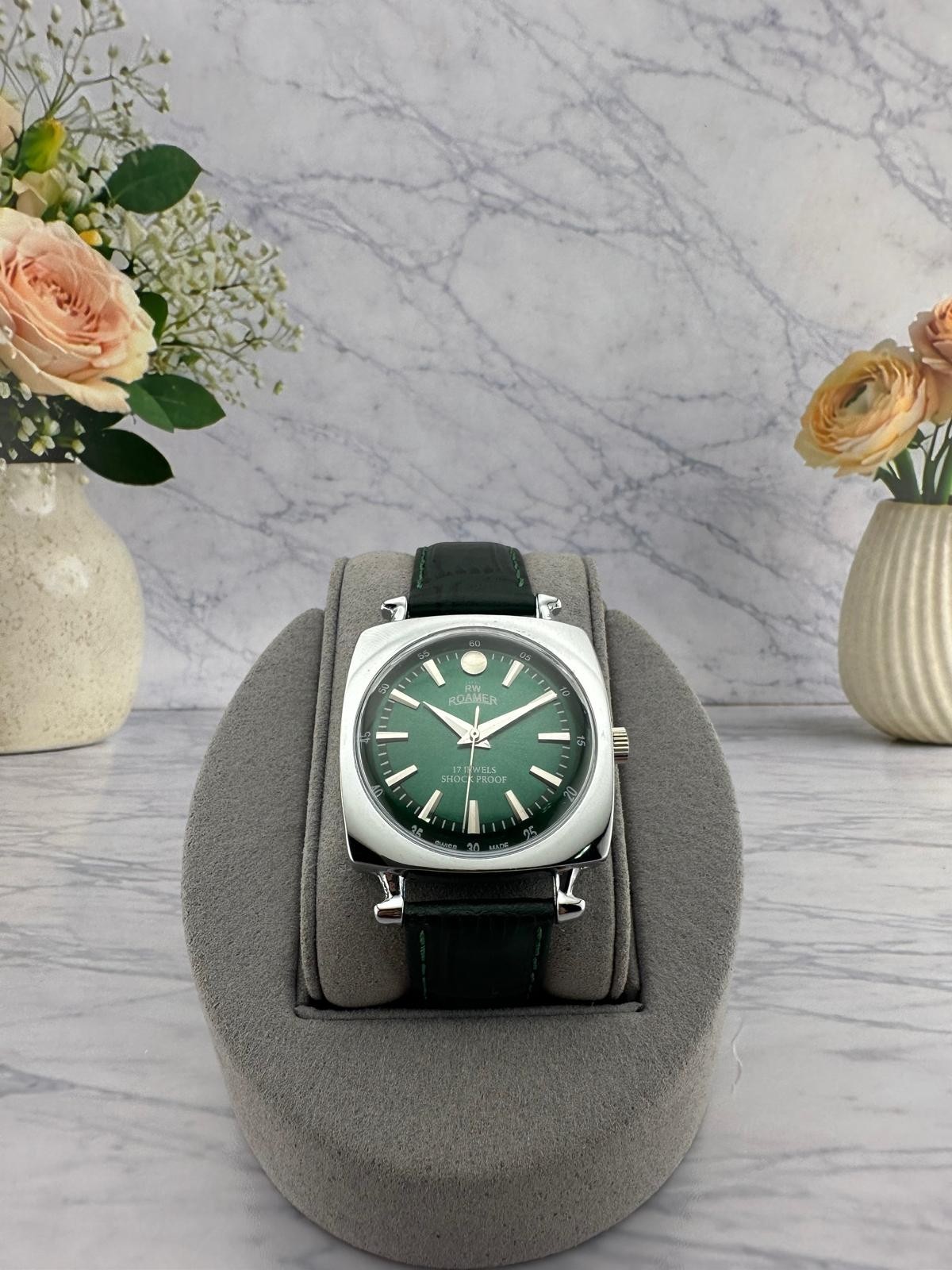 Vintage Roamer ST96 Hand Winding 17 Jewel Mechanical Men’s Wrist Watch