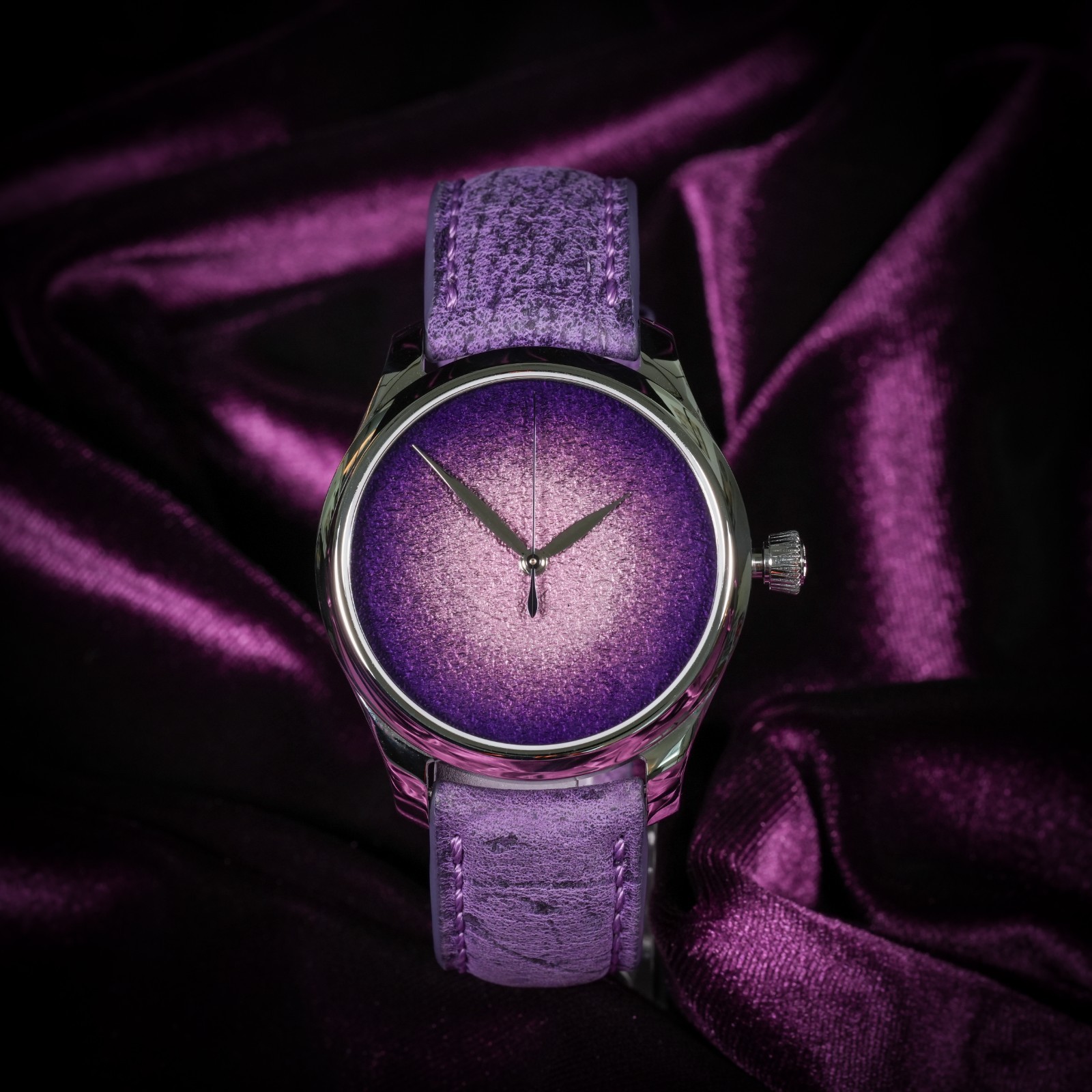 H. Moser & Cie. Endeavour | Purple Enamel Concept 40mm | Full Set
