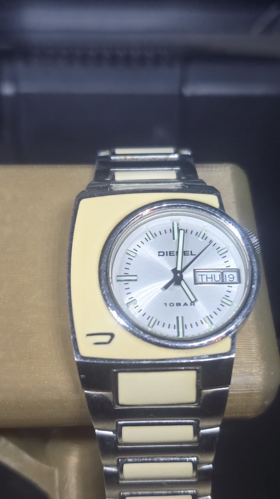 Men’s Vintage Y2K Diesel White/Steel Ref. DZ4067 Stainless Steel Watch 10 Bar