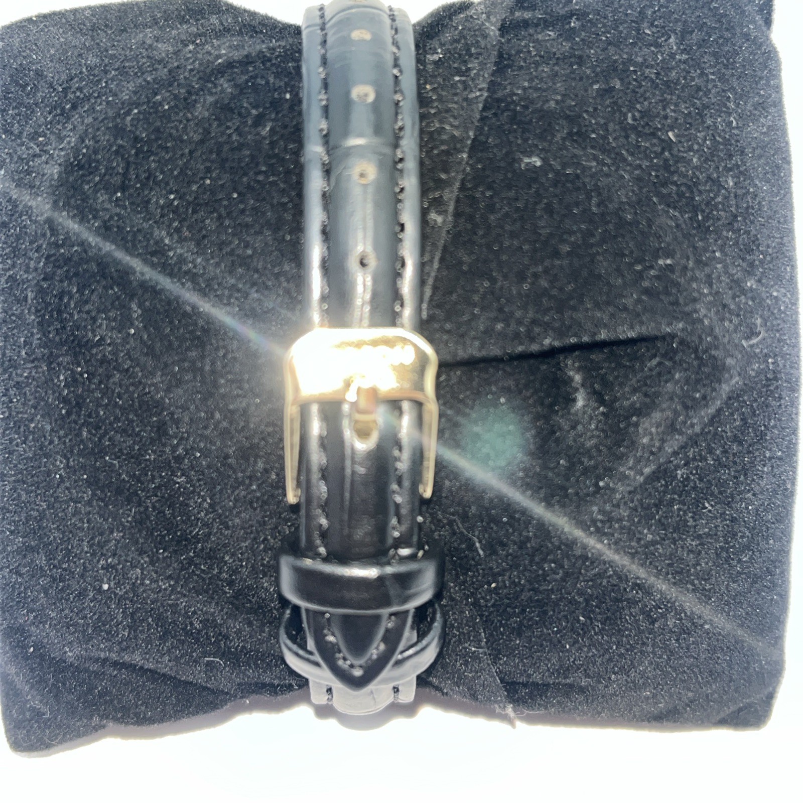 Miykon Men’s Watch Black Round Dial on a Black Leather Band Waterproof EUC Works