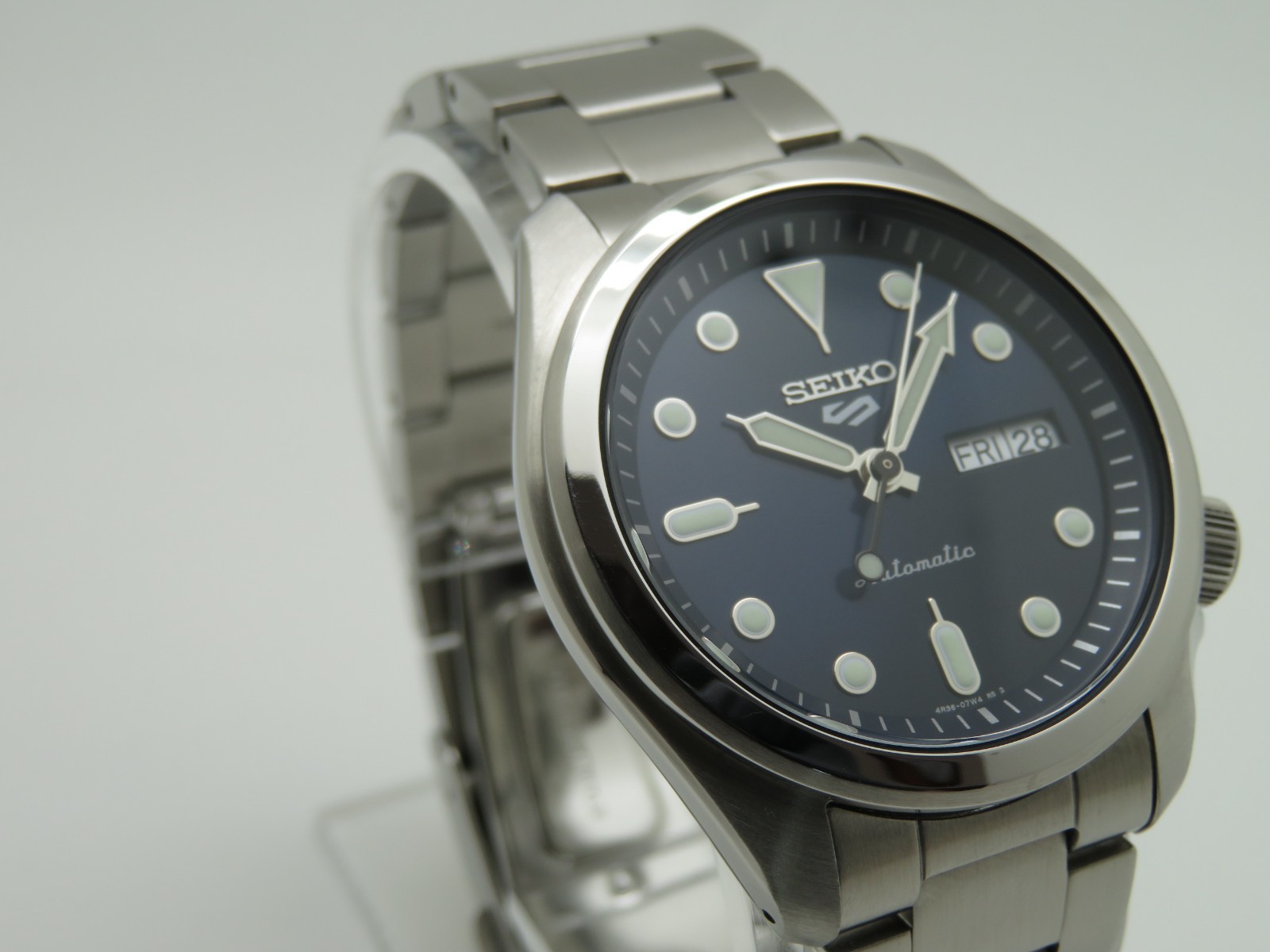 Seiko 5 Sports SRPE53K1 Men’s 38mm Stainless Steel Automatic Wristwatch