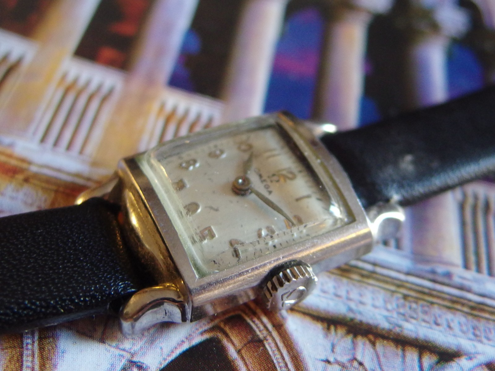 3373 VINTAGE OMEGA WRISTWATCH IN STEEL LADIES rectangular case snap back 1956