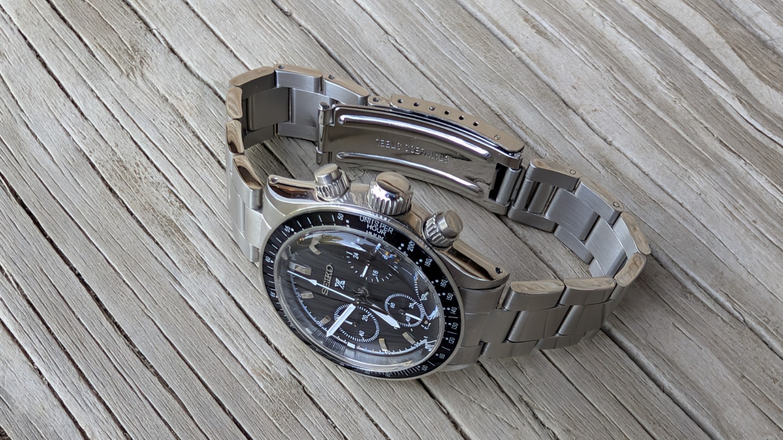 VK63 39mm Chronograph Screw Down Crowns