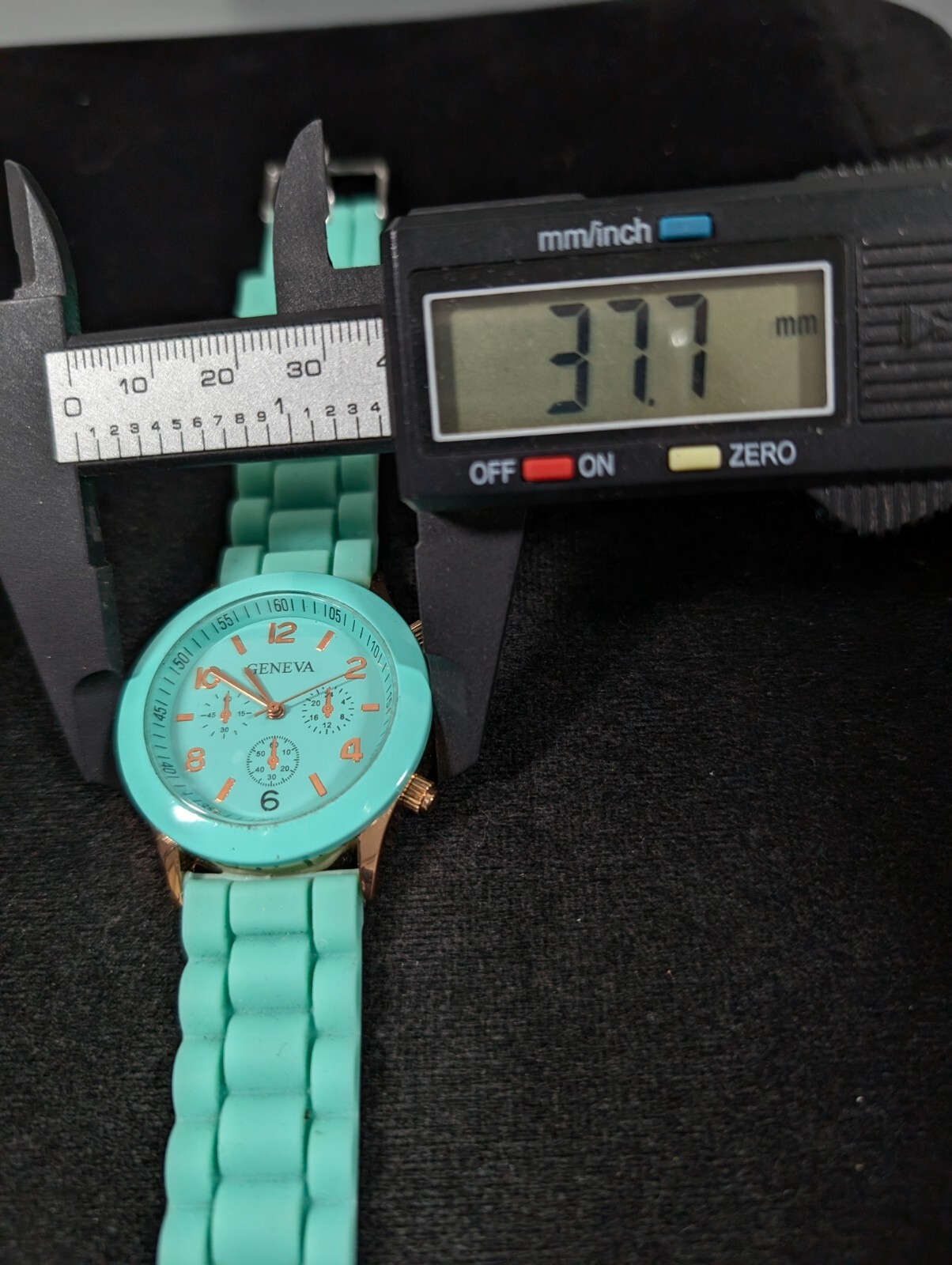 Geneva Womens Green Silicone Rubber Band Watch Round 38mm Jelly
