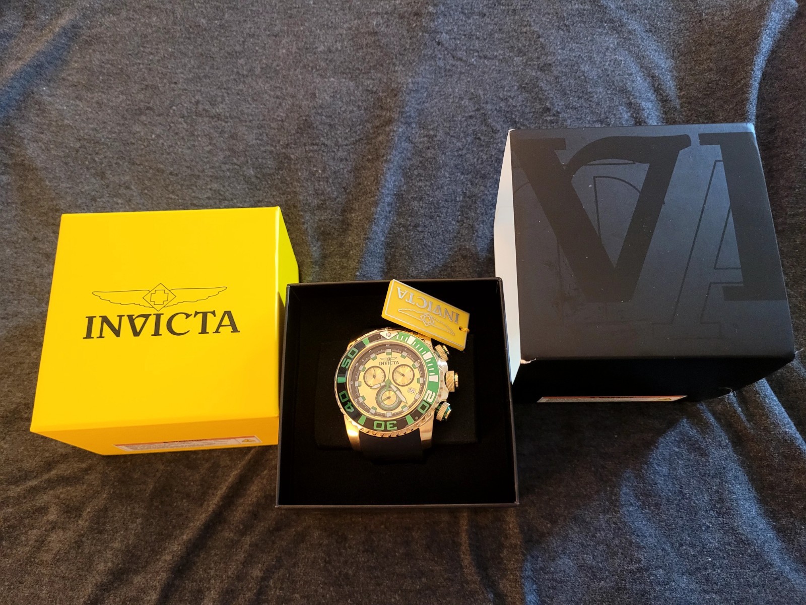 Invicta Sea Hunter Men’s Chronograph Date Diver 200m Quartz 58mm Box