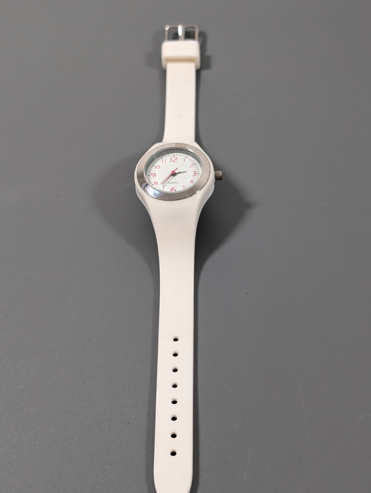 Womens White Pink Silicone Rubber Band Watch 30mm New Battery