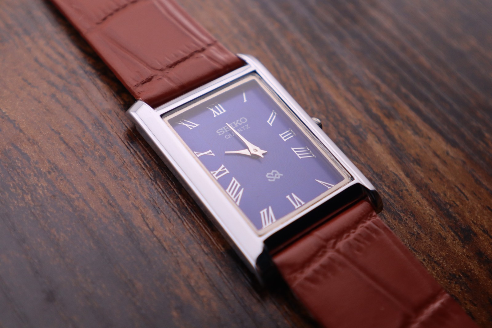 vintage Seiko Slim Tank Quartz Men Blue Dial Light Brown leather Dress Watch