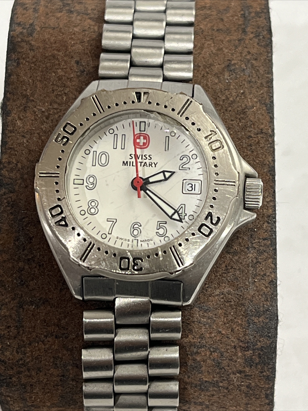 Wenger SWISS ARMY Military Ladies Watch 100 MTR Water Resident W/ New Battery!